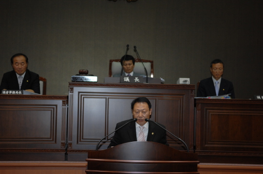 의회 운영위원장 홍기옥 의원 선출(2008.7.10) 대표이미지