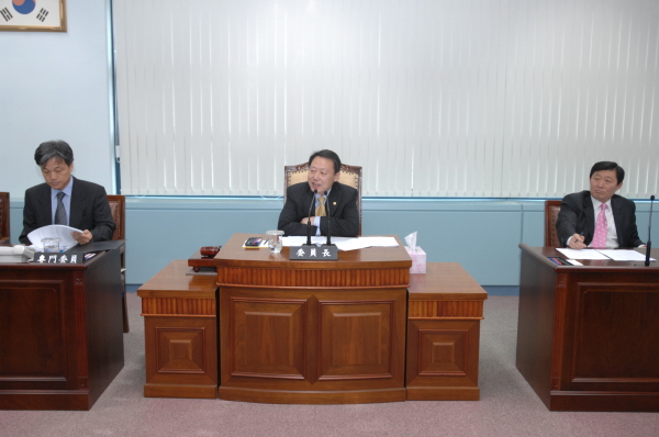 의회 운영위원회 회의 개최(2007.4.19) 대표이미지