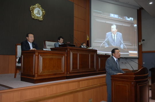 의회 내무복지위원장  김영기 의원 선출(2008.7.10) 대표이미지