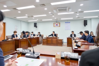 7월10일 제330회 임시회 폐회중 제1차 의회운영위원회 내용보기 7월10일 제330회 임시회 폐회중 제1차 의회운영위원회 대표이미지