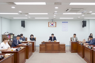 8월25일 제331회 임시회 폐회중 제2차 의회운영위원회 내용보기 8월25일 제331회 임시회 폐회중 제2차 의회운영위원회 대표이미지