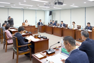 9월2일 제332회 강릉시의회 제1차 정례회 산업위원회 내용보기 9월2일 제332회 강릉시의회 제1차 정례회 산업위원회 대표이미지