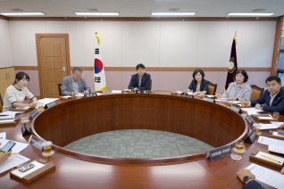 8월31일 의장단 및 상임위원장 회의 내용보기 8월31일 의장단 및 상임위원장 회의 대표이미지